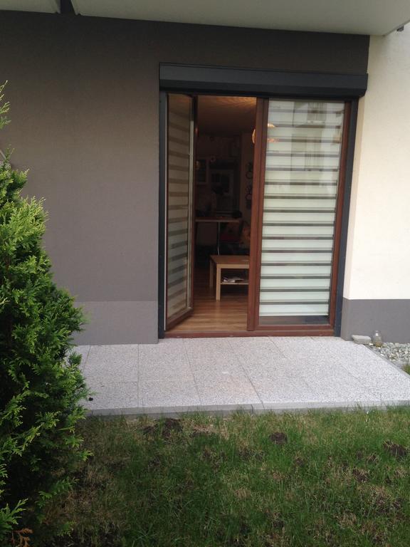 Przytulne mieszkanie z ogródkiem Cracóvia Exterior foto
